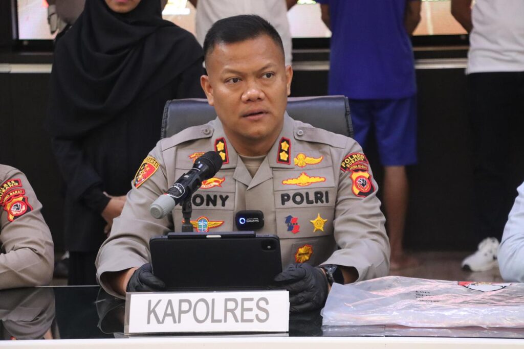 WhatsApp Image 2025-10-08 at 17.14.48